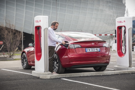 recharge électrique rapide tesla