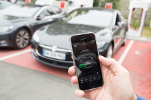 tesla model s sur application