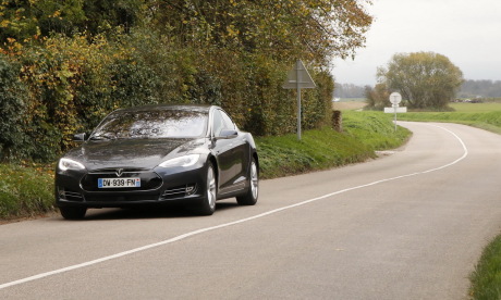 Tesla model S 70D avec autopilot