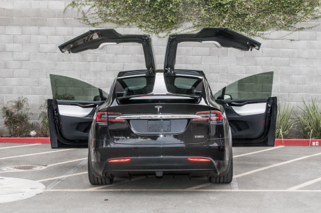 tesla model x portes ouvertes
