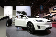tesla model x portes avant