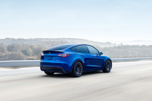 tesla model y retard commercialisation