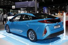 Toyota Prius Plug in hybride rechargeable 2017 bleu vue arrière gauche