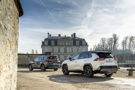 Toyota RAV4 Hybride vs Honda CR-V Hybrid