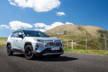 Toyota RAV4 3/4 avant gris
