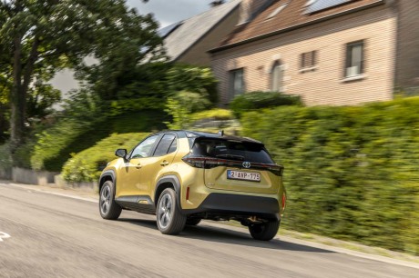 puissance toyota yaris cross hybride