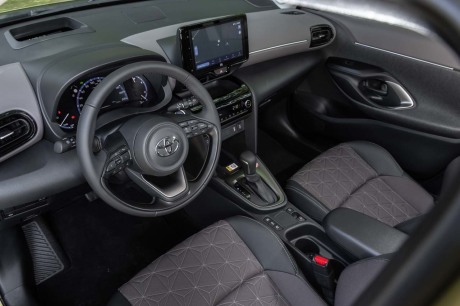 interieur toyota yaris cross