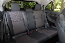 toyota yaris cross banquette