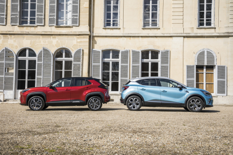 SUV urbain Toyota Yaris Cross 2021 match Renault Captur E-Tech Intens 160
