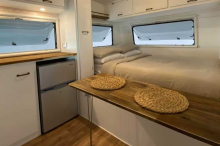 Volkswagen Combi camping car Retro RV intérieur