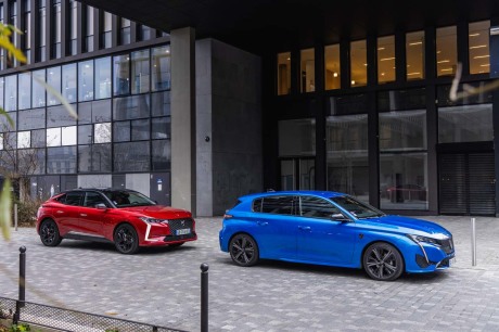 Peugeot 308 vs VW Golf