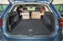 Volkswagen Passat SW vue du coffre ouvert