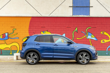 Volkswagen T-Cross R-Line bleu profil droit