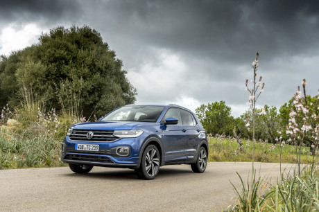 Volkswagen T-Cross R-Line bleu statique avant gauche