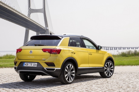 Les prix du Volkswagen T-Roc sont compris entre 21 990 â⬠et 38 950 ââ¬. Le prix moyen tourne autour de 30 000 ââ¬.