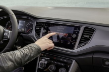 volkswagen t roc cabriolet ecran tactile
