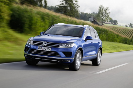 Volkswagen Touareg bleu 2016