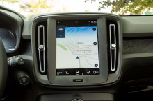 Essai Volvo XC40 bleu Amazon ecran GPS
