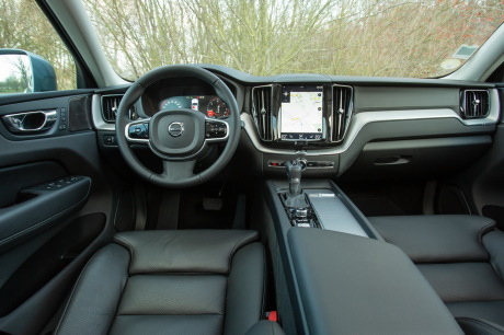 volvo xc60 2019 planche de bord