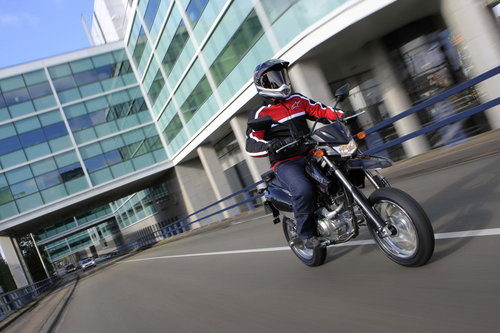 Kawasaki 125 D-Tracker photo : DR
