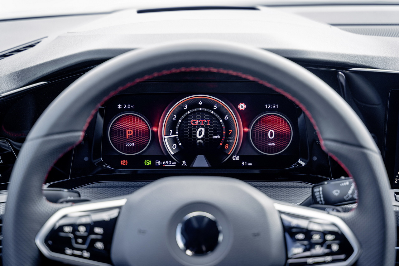 Golf 8 GTI speedometer