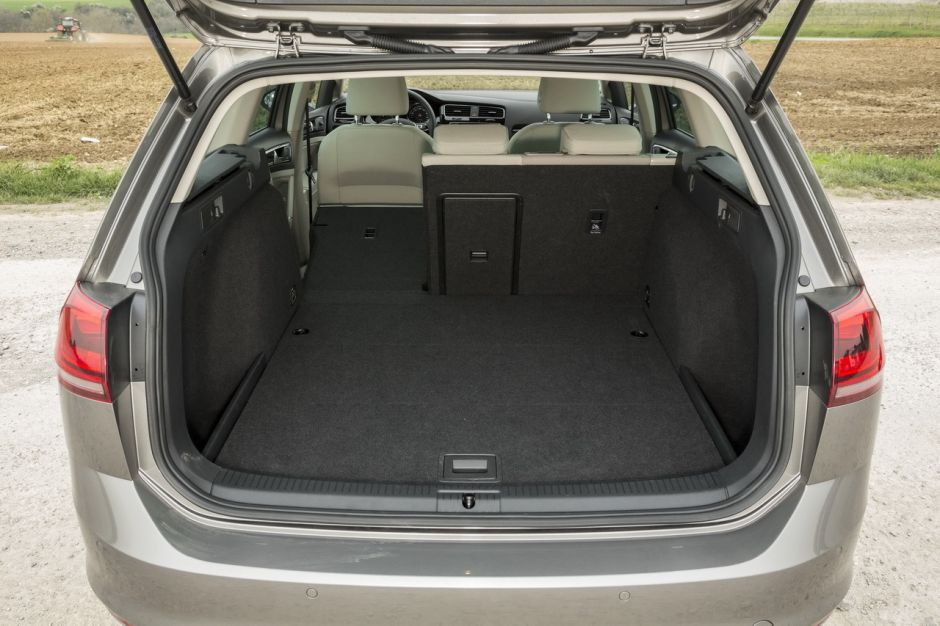 Essai comparatif : Peugeot 308 SW vs Volkswagen Golf SW ...