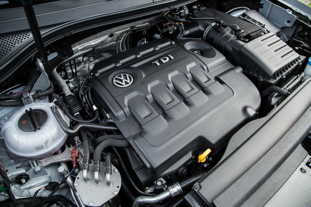Photo 23 Volkswagen Tiguan 2016 vue du moteur Essai VW Tiguan 2016 TDI150 4Motion DSG