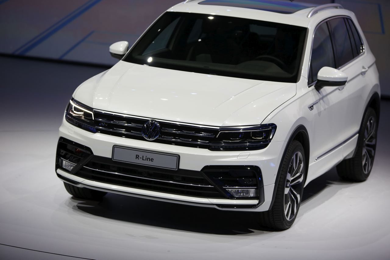 Фольксваген тигуан r line. Volkswagen туран 2018 r line. Vw tiguan r line mk 2. Line 2016. Line 2016.