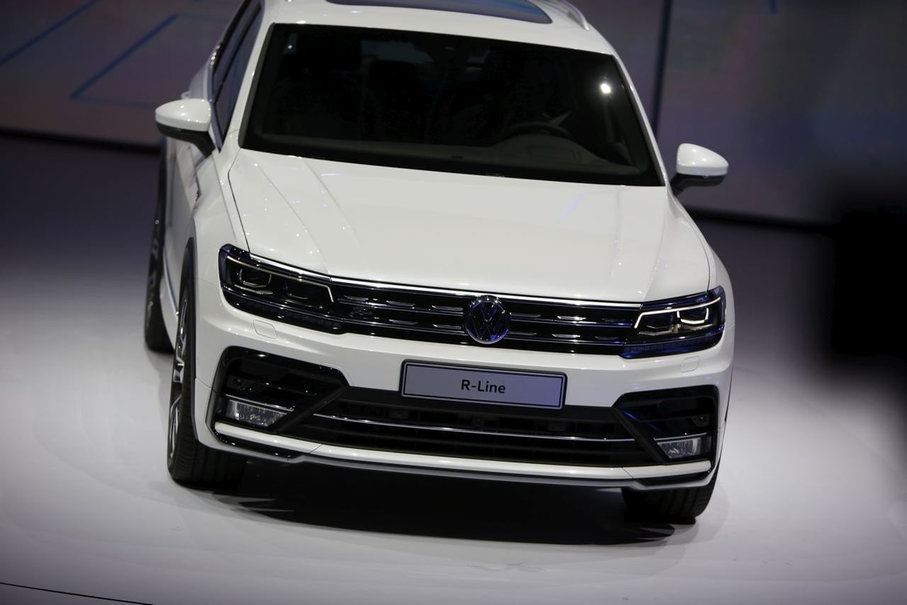 Line 2016. Ds performance line. Citroen ds4 2016. Tiguan 2016 r line. Line 2016.