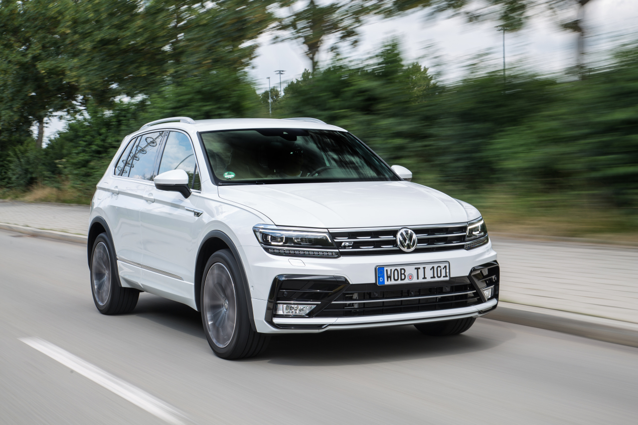 Photo 4 3/4 avant Volkswagen Tiguan 2.0 TDI 240 RLine blanc Essai
