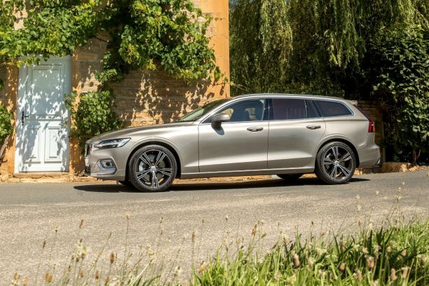 prix volvo v60 2018 les versions d4 awd et t8 hybride prix volvo v60 2018 les versions d4 awd et t8 hybride
