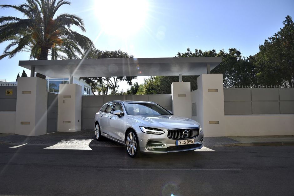 Essai Volvo V90 D5 AWD (2016) : cap sur le luxe ! - Photo ...