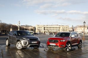 A peine lancé, et premier SUV compact de Volvo, le XC40 affronte l'un des gros bras de la catégorie, l'un de ses vétérans aussi : le Land Rover Evoque.