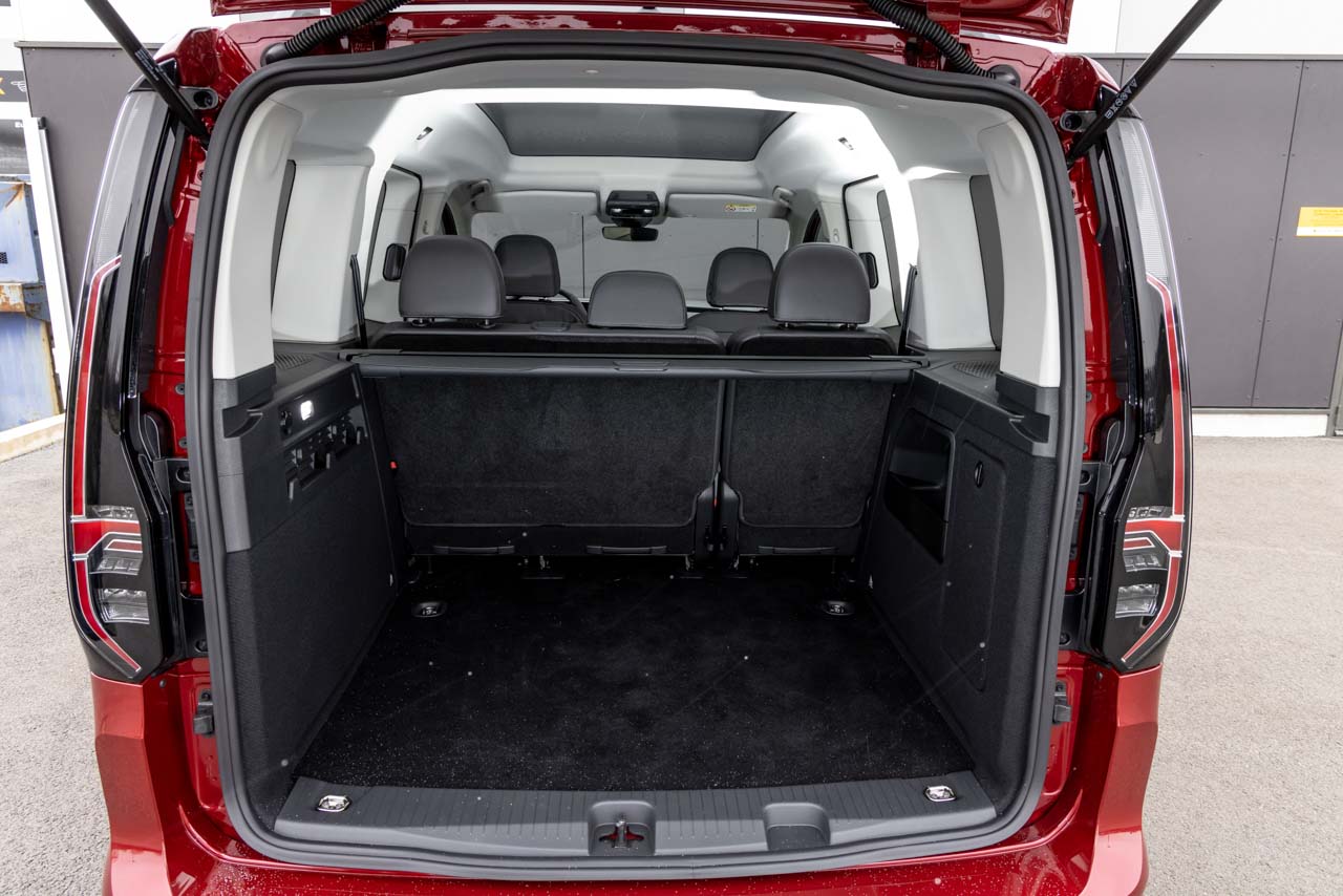 Volkswagen Caddy 2.0 TDI test (2021). The chic minivan Ace Mind