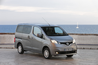 Minibus nissan 7 places clearance