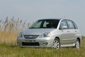 Suzuki Liana
