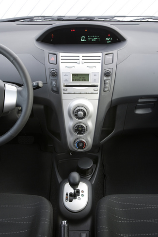 Fiche Technique Toyota Yaris Ii 1 3 Vvt I 87ch Sol 5p L Argus Fr