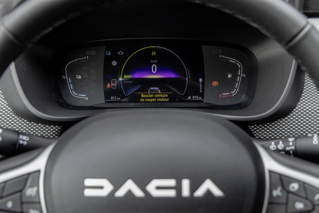 Essai comparatif le Dacia Jogger hybride défie le Jogger GPL