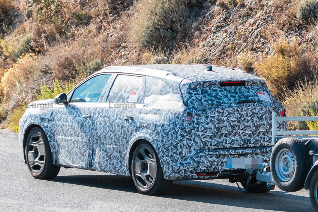 peugeot-5008-prototype-2023-camo-arg-mk-bd_3.jpg