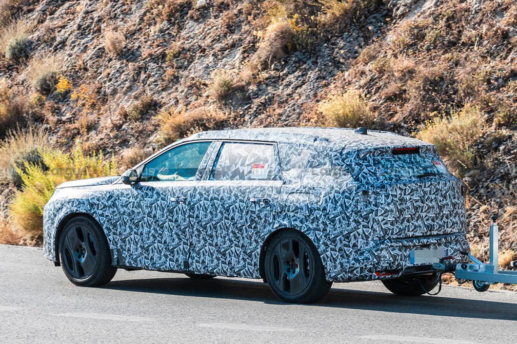 peugeot-5008-prototype-2023-camo-arg2-mk-bd_3.jpg