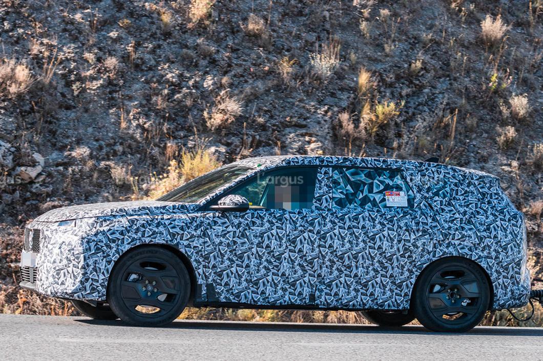 peugeot-5008-prototype-2023-camo-g-mk-bd_3.jpg