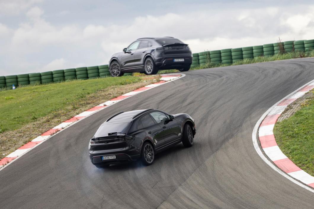 Porsche Macan (2024). Premiers tours sur circuit à bord du SUV 100 