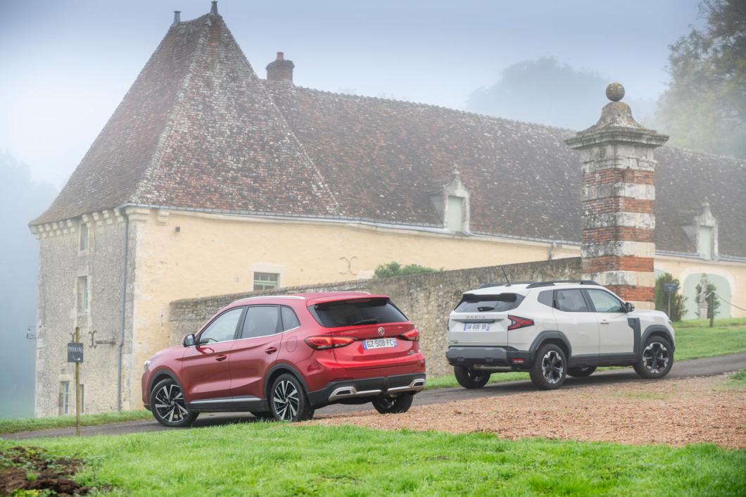 MG-ZS-HybridLuxury-vs-Dacia-Duster-Hybrid-140-Extreme-2024-011_4.jpg