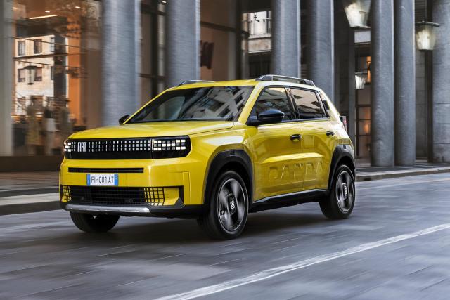 https://www.largus.fr/images/styles/diaporama_viewer_tablet/public/2024-07/fiat-grande-panda-jaune-constructeur-009.jpg