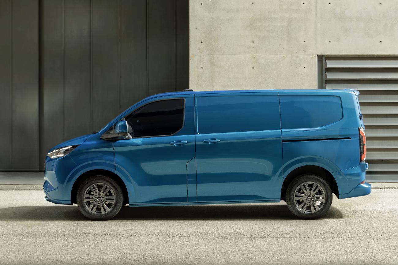 Photo 3 Ford etransit custom 2023 hauteur La fiche technique du fourgon électrique Ford e