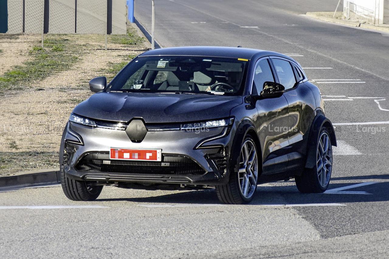 Alpine A390 (2025). Le futur crossover GT se cache sous cette