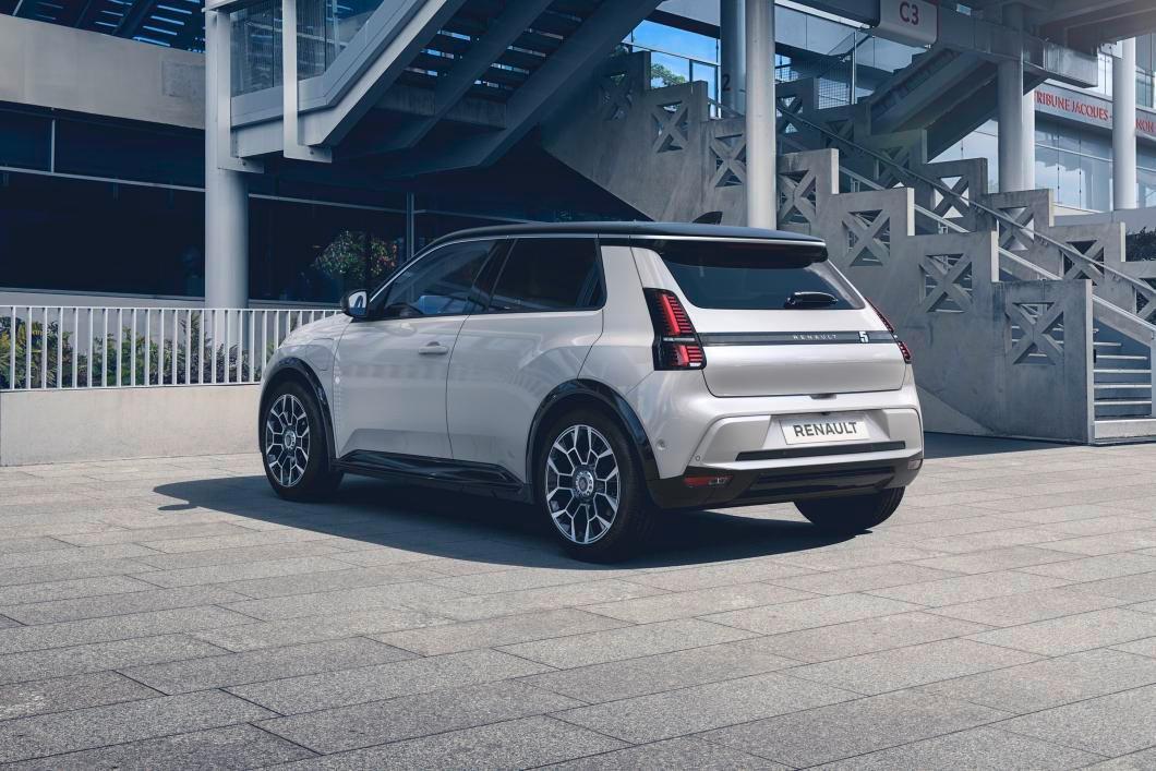 Photo 14 renault 5 roland garros 2025 prix Nouvelle Renault 5 (2024