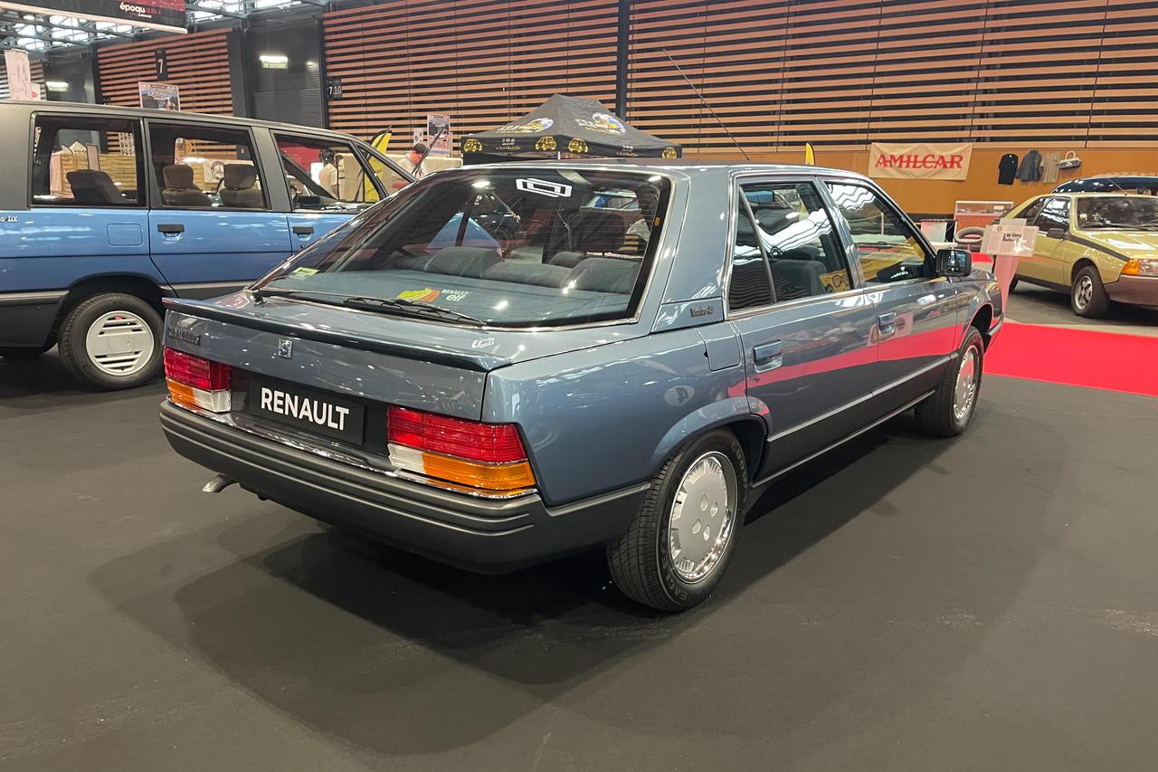 Photo 18 - Cette Renault 25 Turbo D datant de 1987 et propriété de la ...