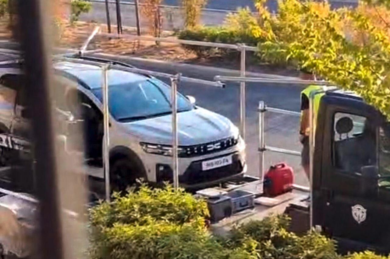 El Dacia Jogger rediseñado fue visto en Marsella.