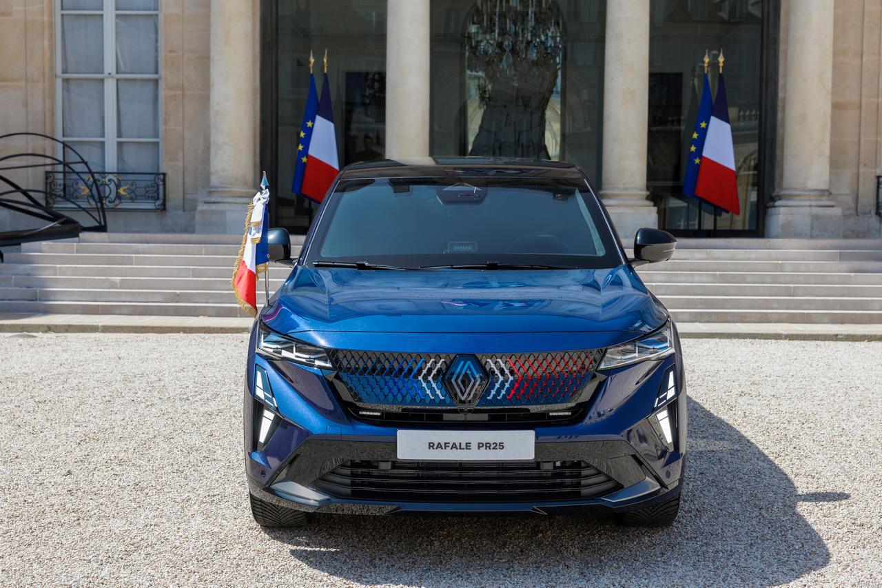 El Renault Rafale ya había sido utilizado por Emmanuel Macron el 14 de julio de 2024.
